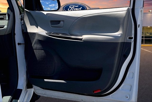 2012 Toyota Sienna LE