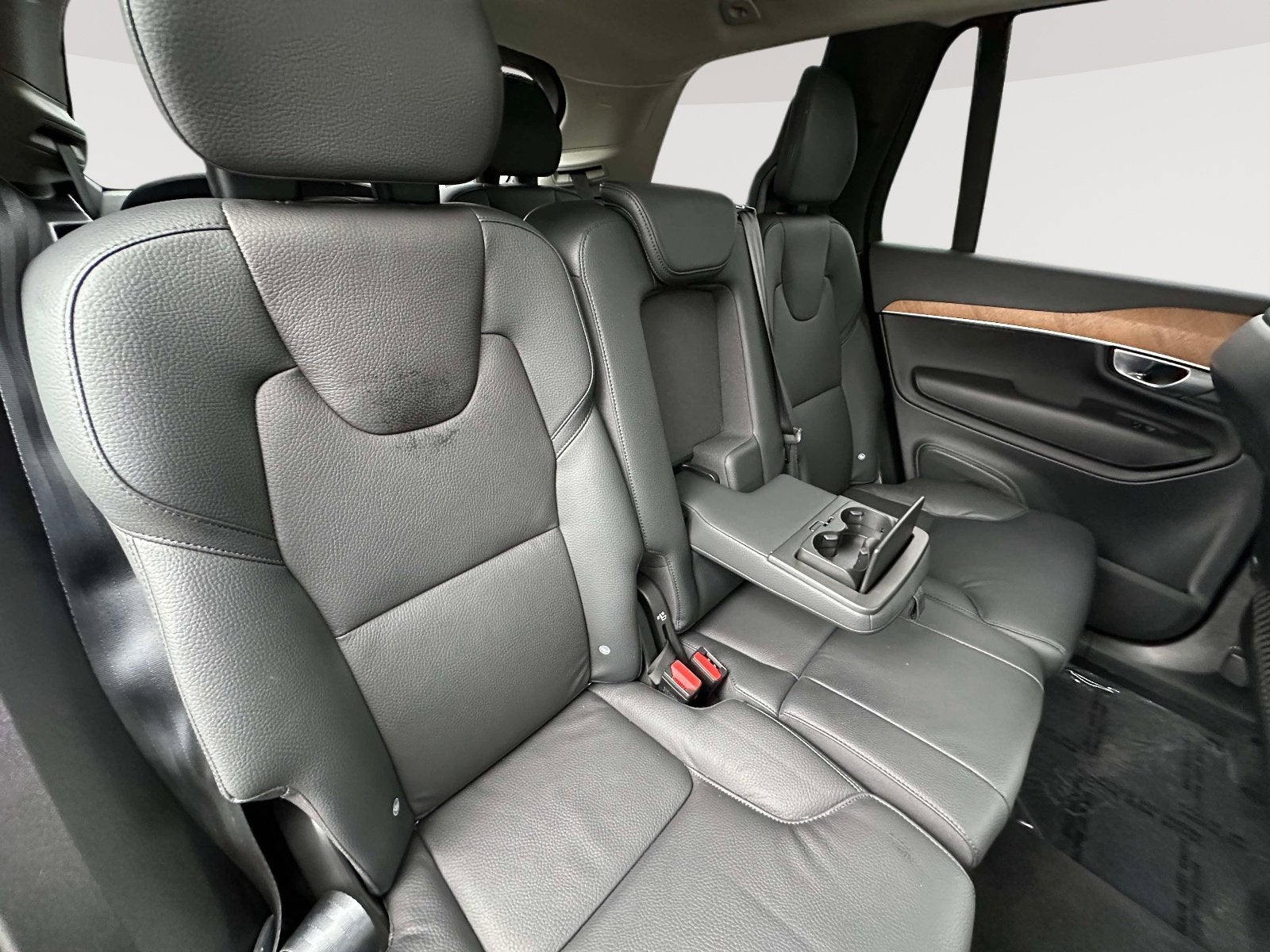 2024 Volvo XC90 Plus Bright Theme