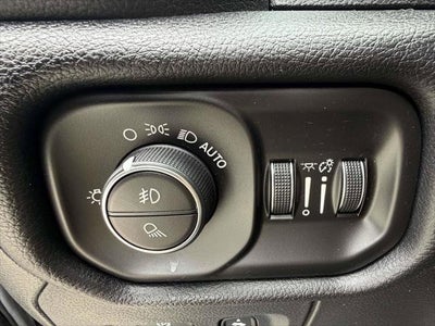 2019 RAM 1500 Big Horn/Lone Star Crew Cab 4x4 5'7' Box