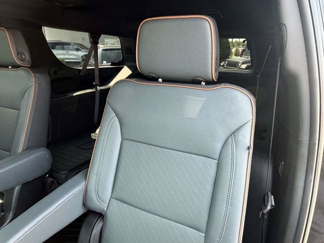 2025 GMC Yukon XL 4WD AT4