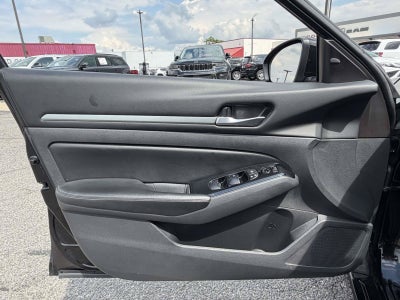 2023 Nissan Altima SV FWD