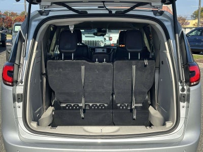 2024 Chrysler Pacifica Hybrid Select