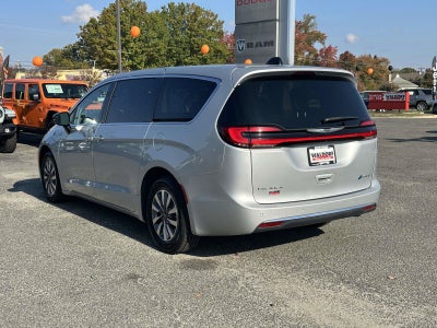 2024 Chrysler Pacifica Hybrid Select