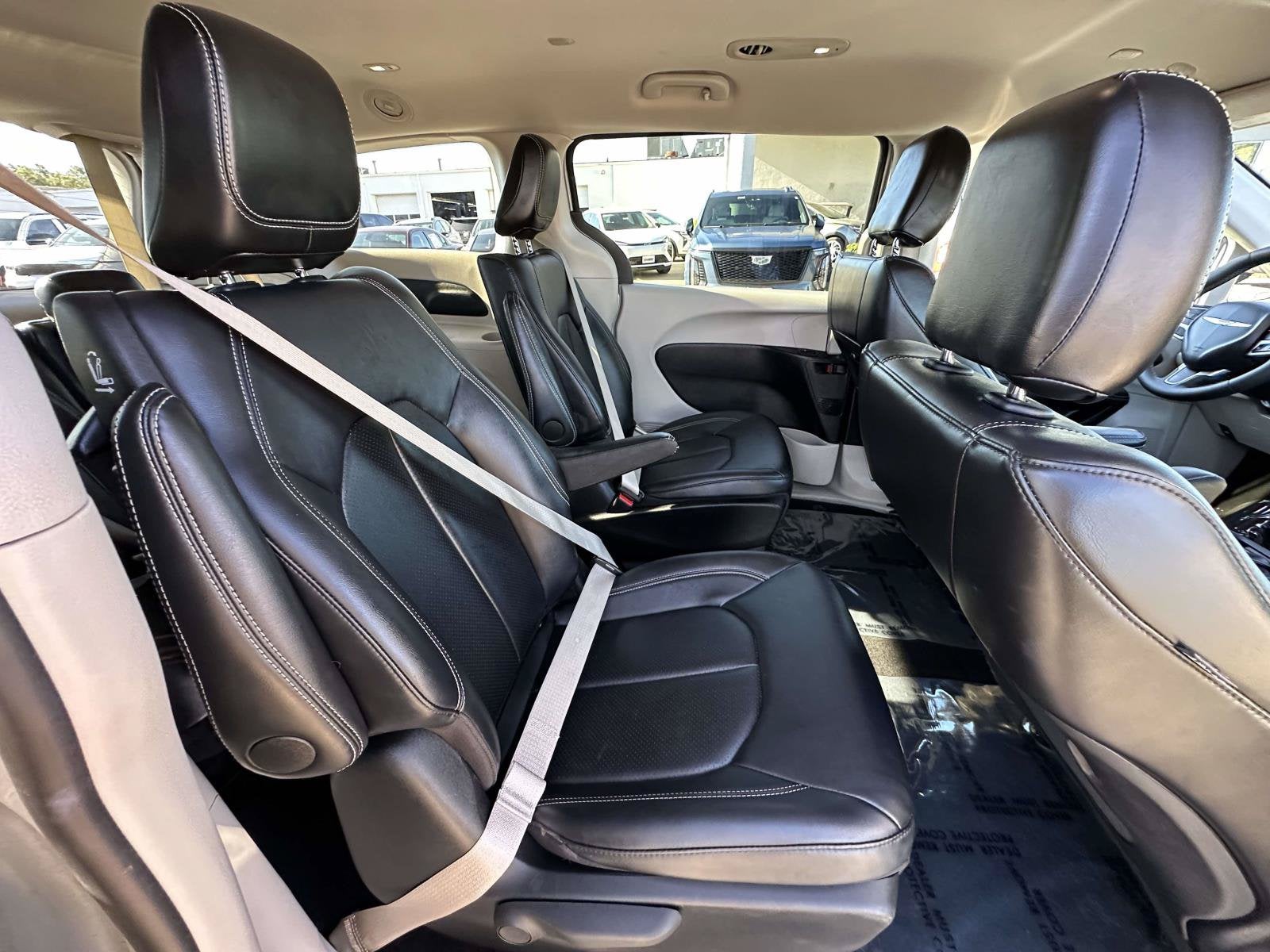 2024 Chrysler Pacifica Hybrid Select