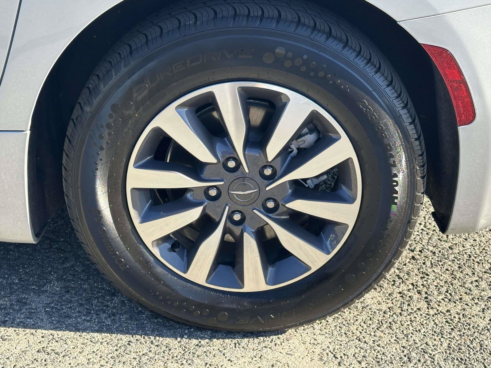 2024 Chrysler Pacifica Hybrid Select