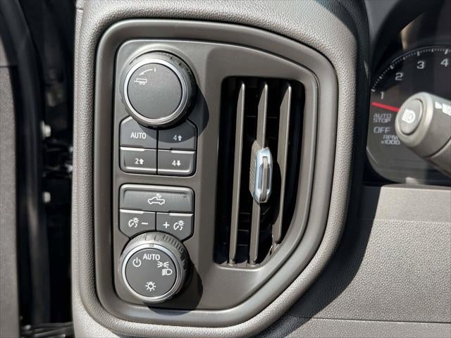 2024 Chevrolet Silverado 1500 4WD Crew Cab Short Bed Custom Trail Boss