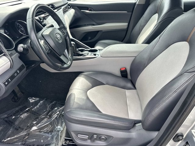 2020 Toyota Camry Hybrid XLE