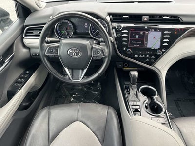 2020 Toyota Camry Hybrid XLE