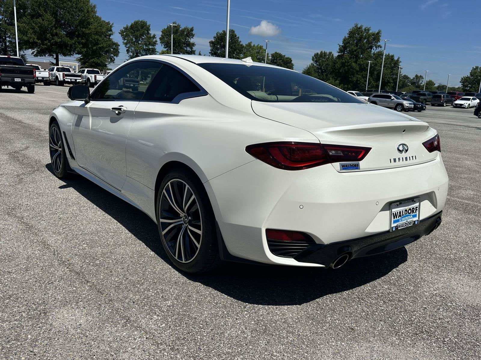 2022 INFINITI Q60 LUXE