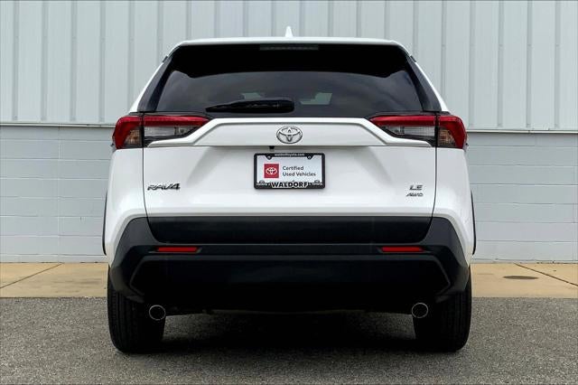 2022 Toyota RAV4 LE