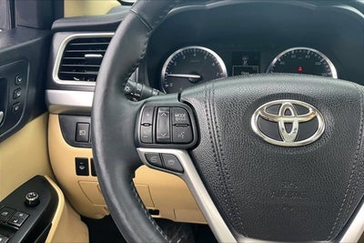 2016 Toyota Highlander Limited Platinum