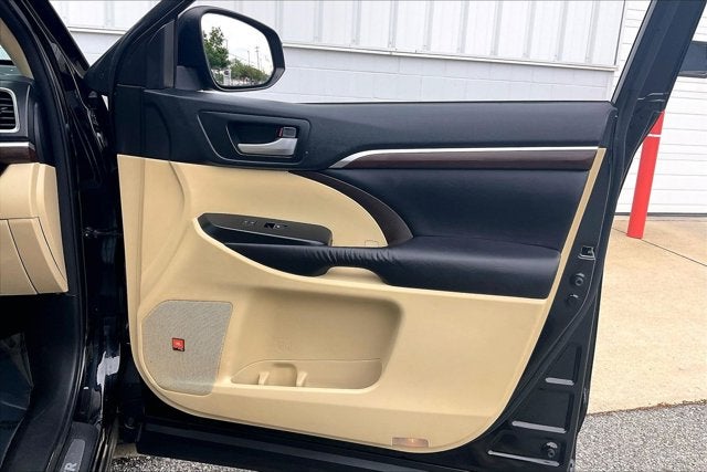 2016 Toyota Highlander Limited Platinum