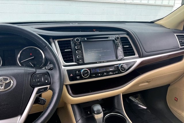 2016 Toyota Highlander Limited Platinum