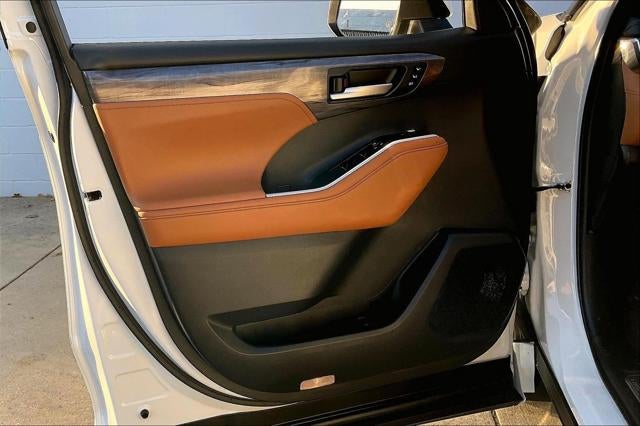 2026 Toyota Highlander Hybrid Hybrid Platinum