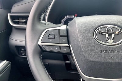 2025 Toyota Highlander Base