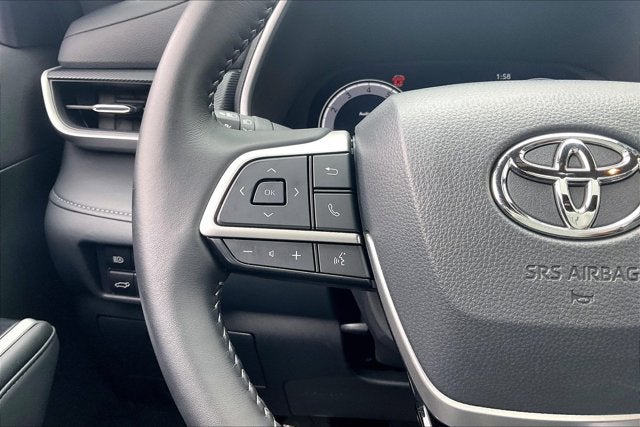 2025 Toyota Highlander Base