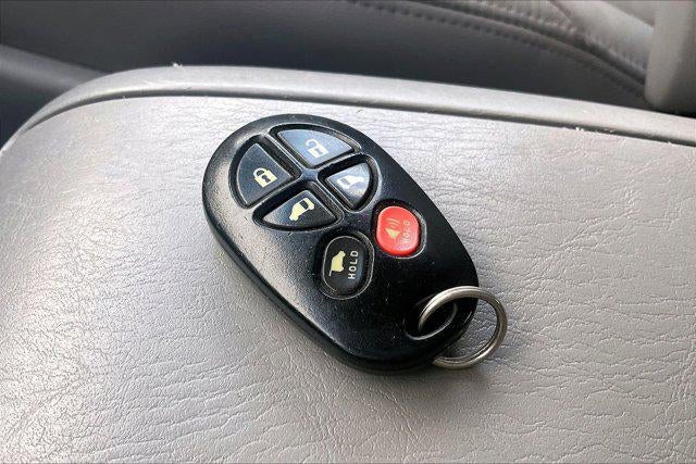 2010 Toyota SIENNA XLE