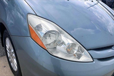 2010 Toyota SIENNA XLE