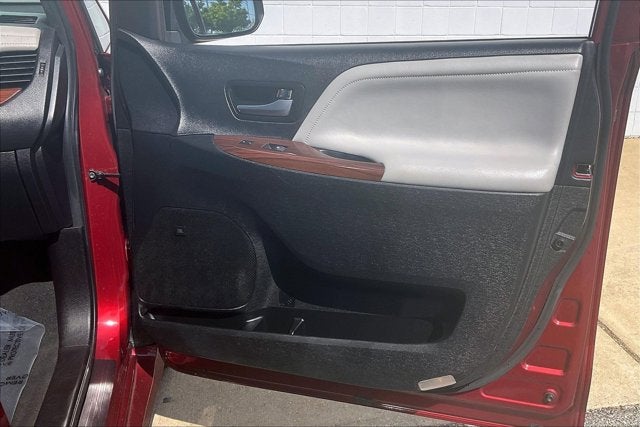 2019 Toyota SIENNA LTD PREM Limited Premium