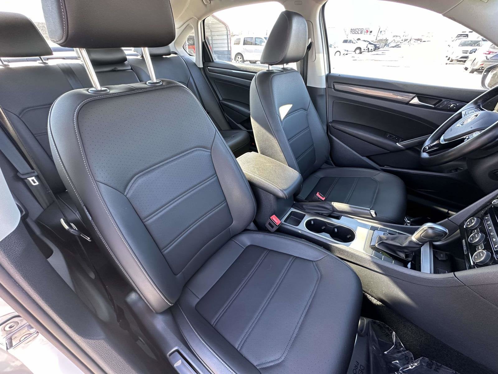 2020 Volkswagen Passat 2.0T R-Line