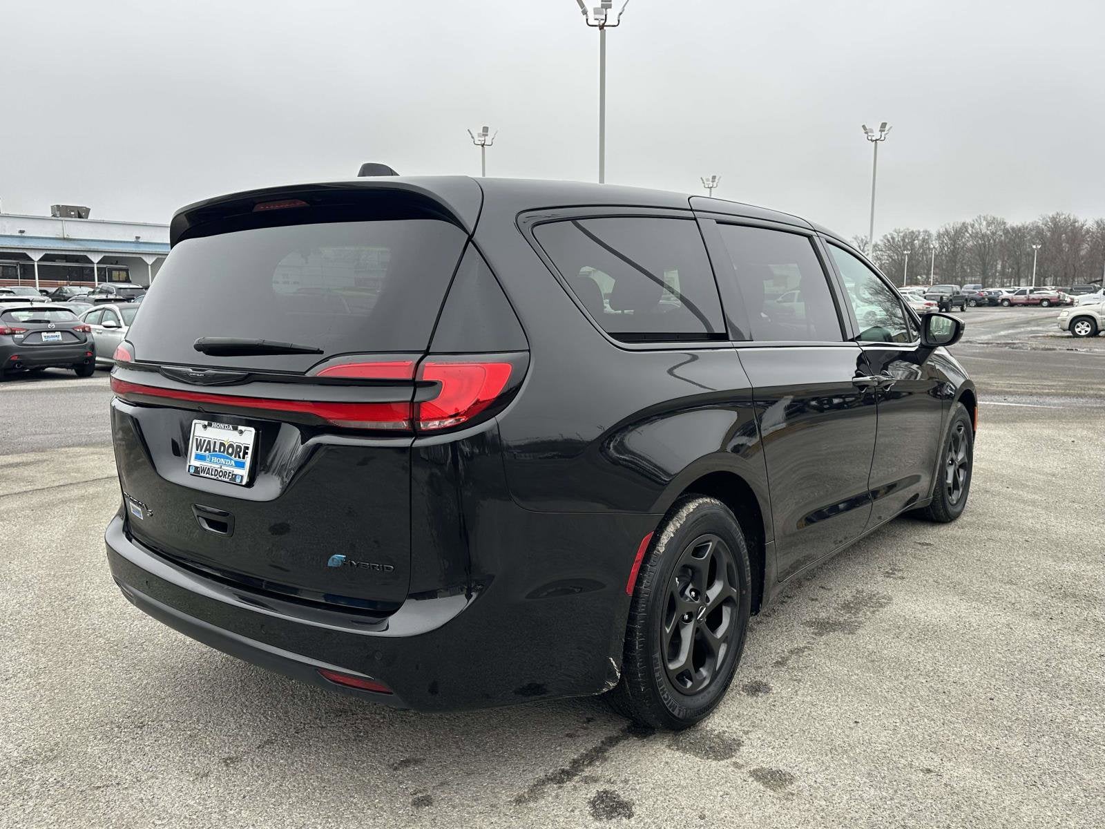 2023 Chrysler Pacifica Hybrid Touring L