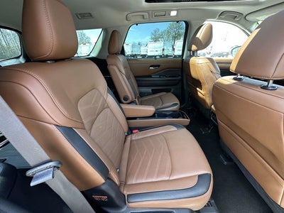 2023 Nissan Pathfinder Platinum