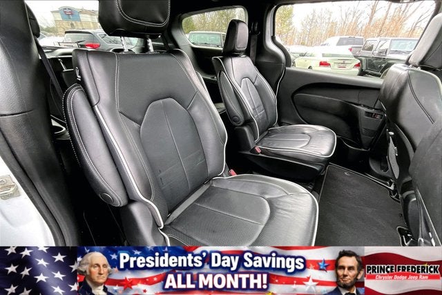 2023 Chrysler Pacifica Hybrid Limited