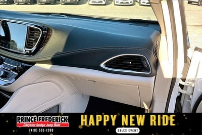 2023 Chrysler Pacifica Hybrid Limited