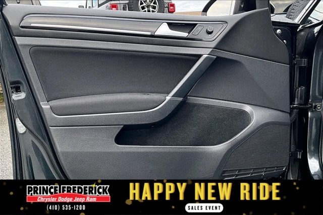 2017 Volkswagen Golf GTI Sport