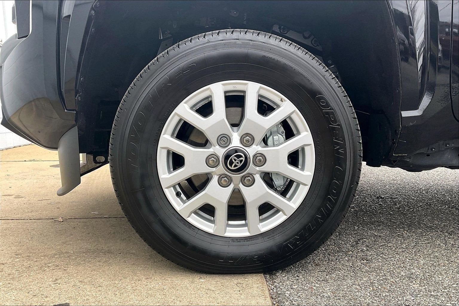 2025 Toyota Tacoma 4WD SR5