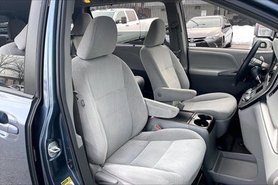 2017 Toyota Sienna LE