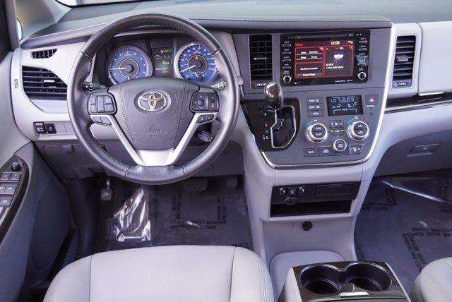 2019 Toyota Sienna XLE
