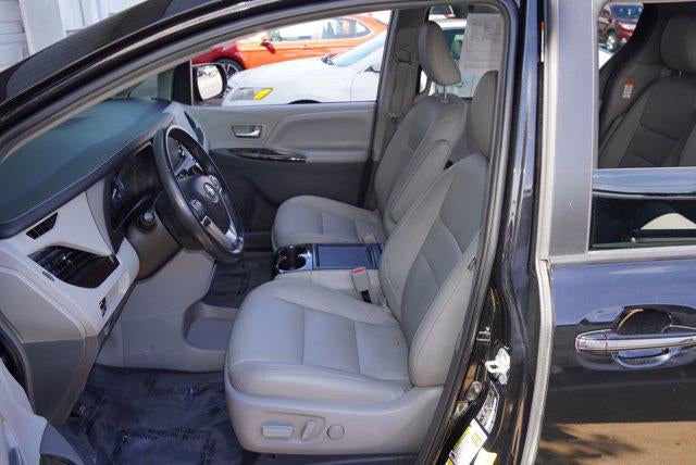 2019 Toyota Sienna XLE