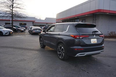 2024 Mitsubishi Outlander SE