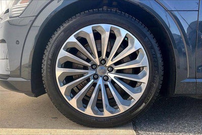 2019 Audi e-tron Prestige