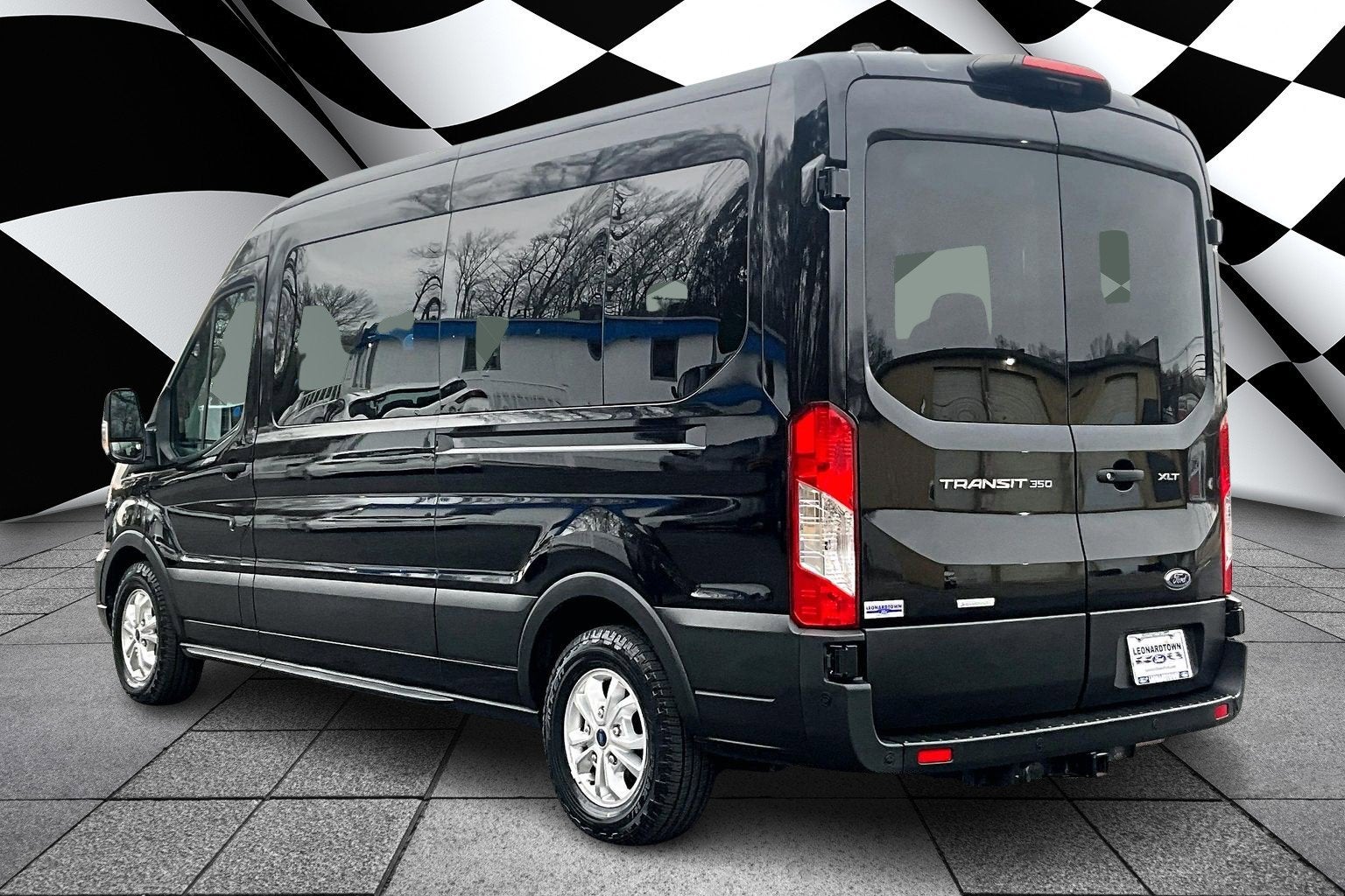 2022 Ford Transit Passenger Wagon XLT