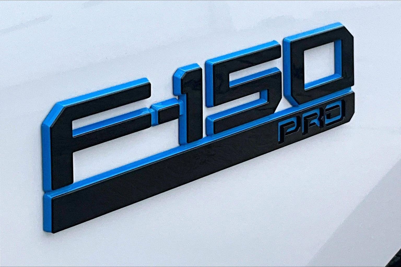 2025 Ford F-150 Lightning Pro