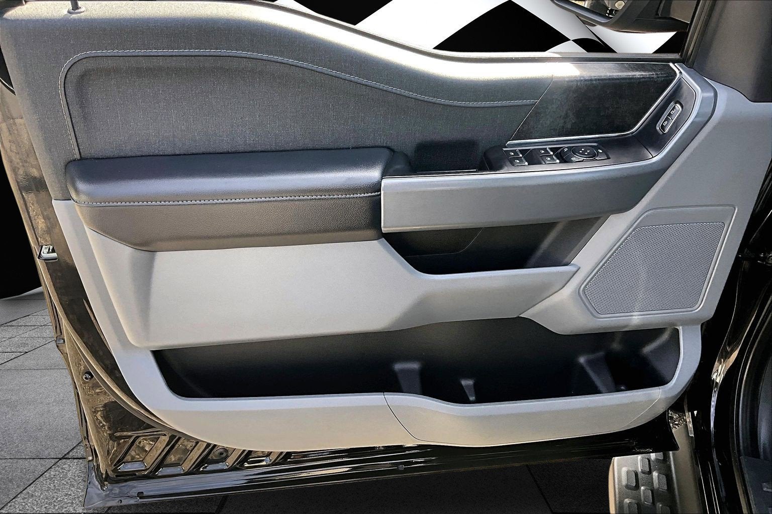 2023 Ford F-150 Lightning XLT LONG RANGE HIGH PACKAGE