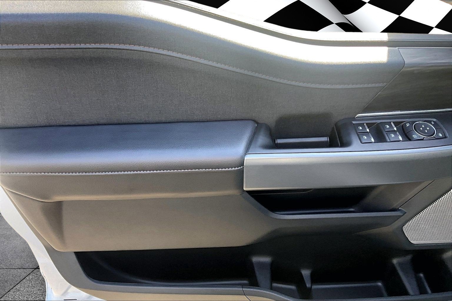 2025 Ford F-150 Lightning LARIAT EXTENDED RANGE LOADED