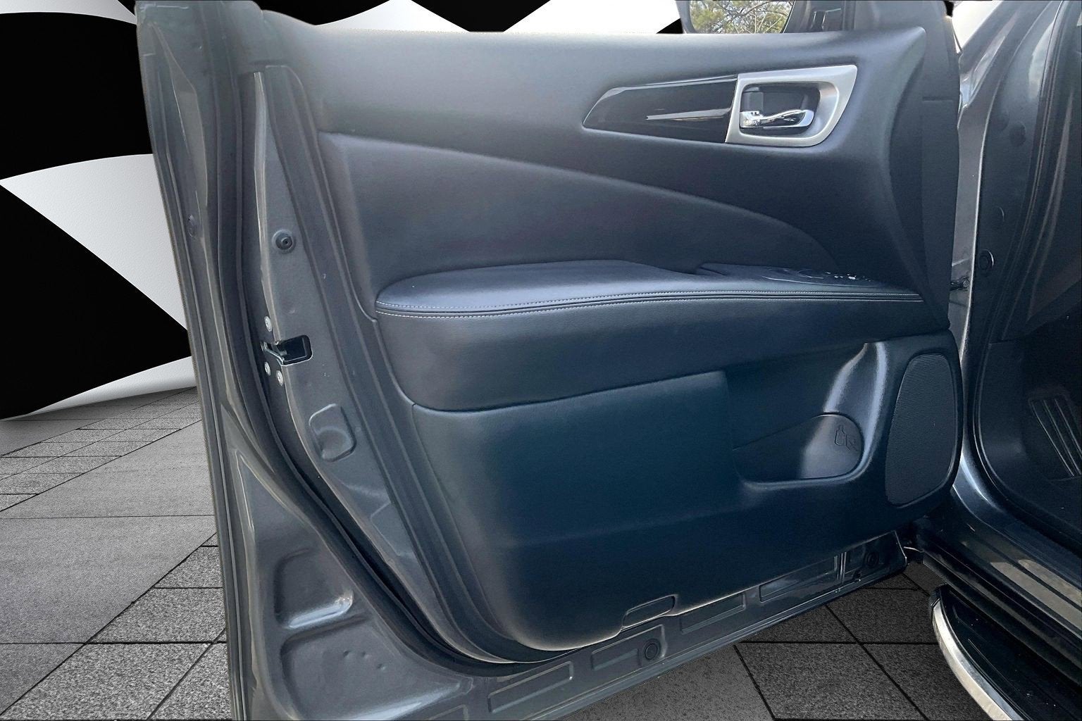 2020 Nissan Pathfinder S