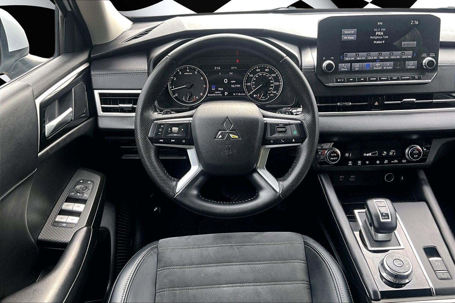 2023 Mitsubishi Outlander SE