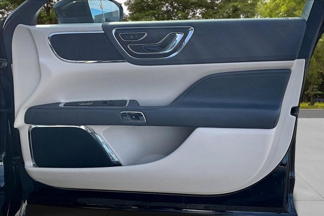 2019 Lincoln Continental Select