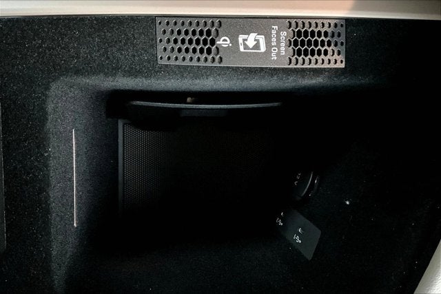 2022 Porsche Taycan Base