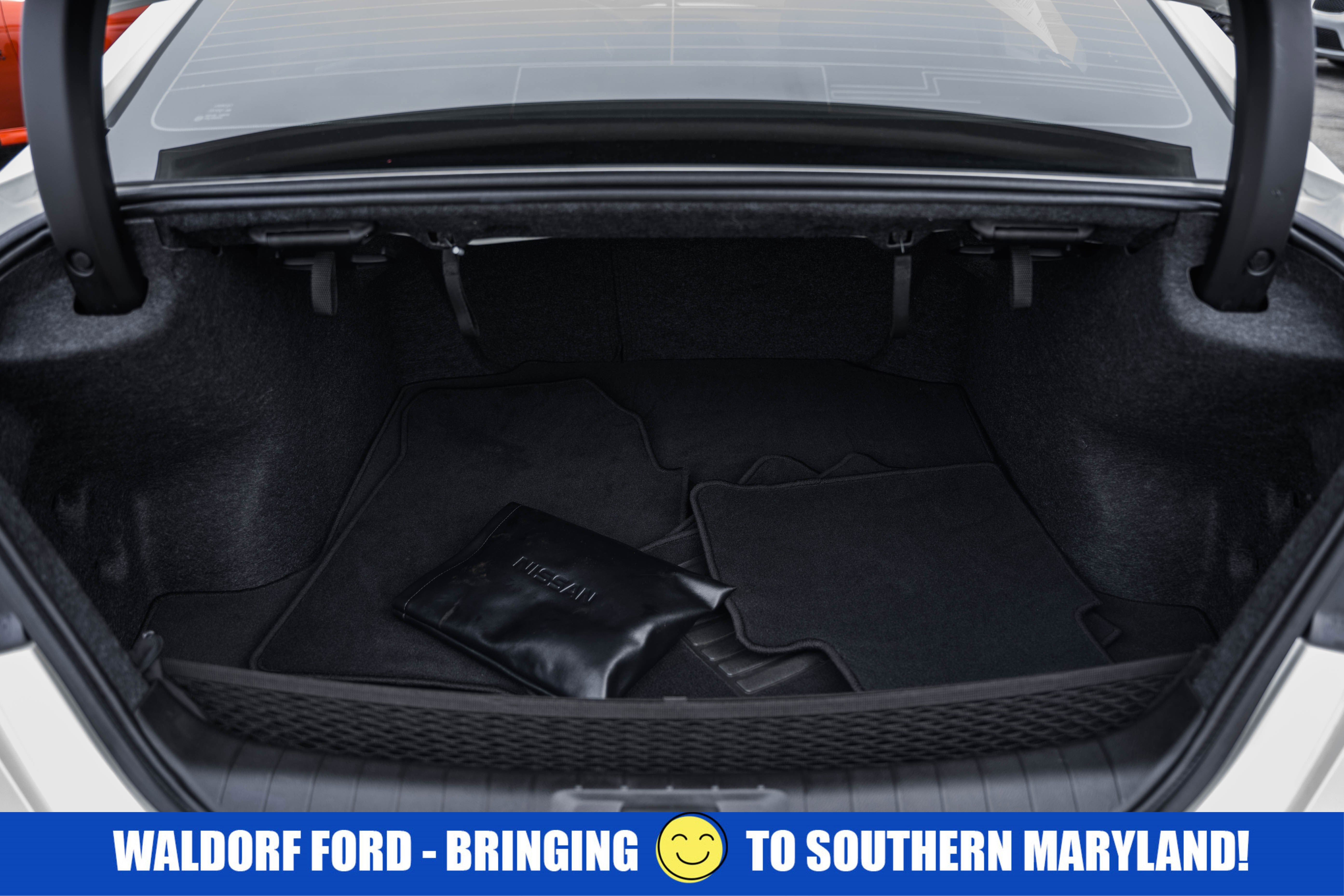 2023 Nissan Maxima SR