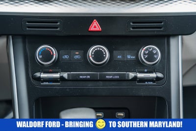 2023 Kia Carnival LX