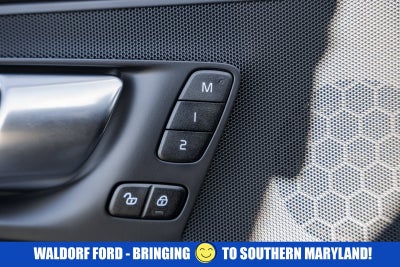 2025 Volvo XC60 Plus