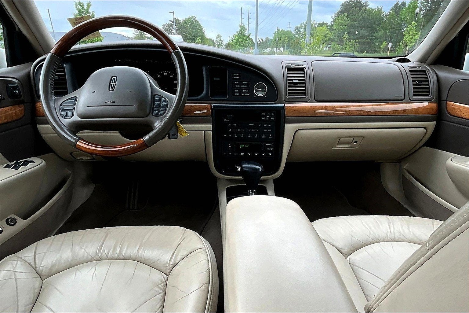 2001 Lincoln Continental Base