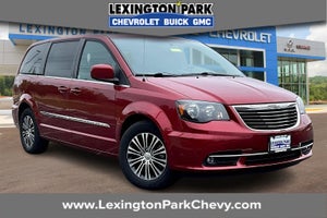 2014 Chrysler Town &amp; Country S