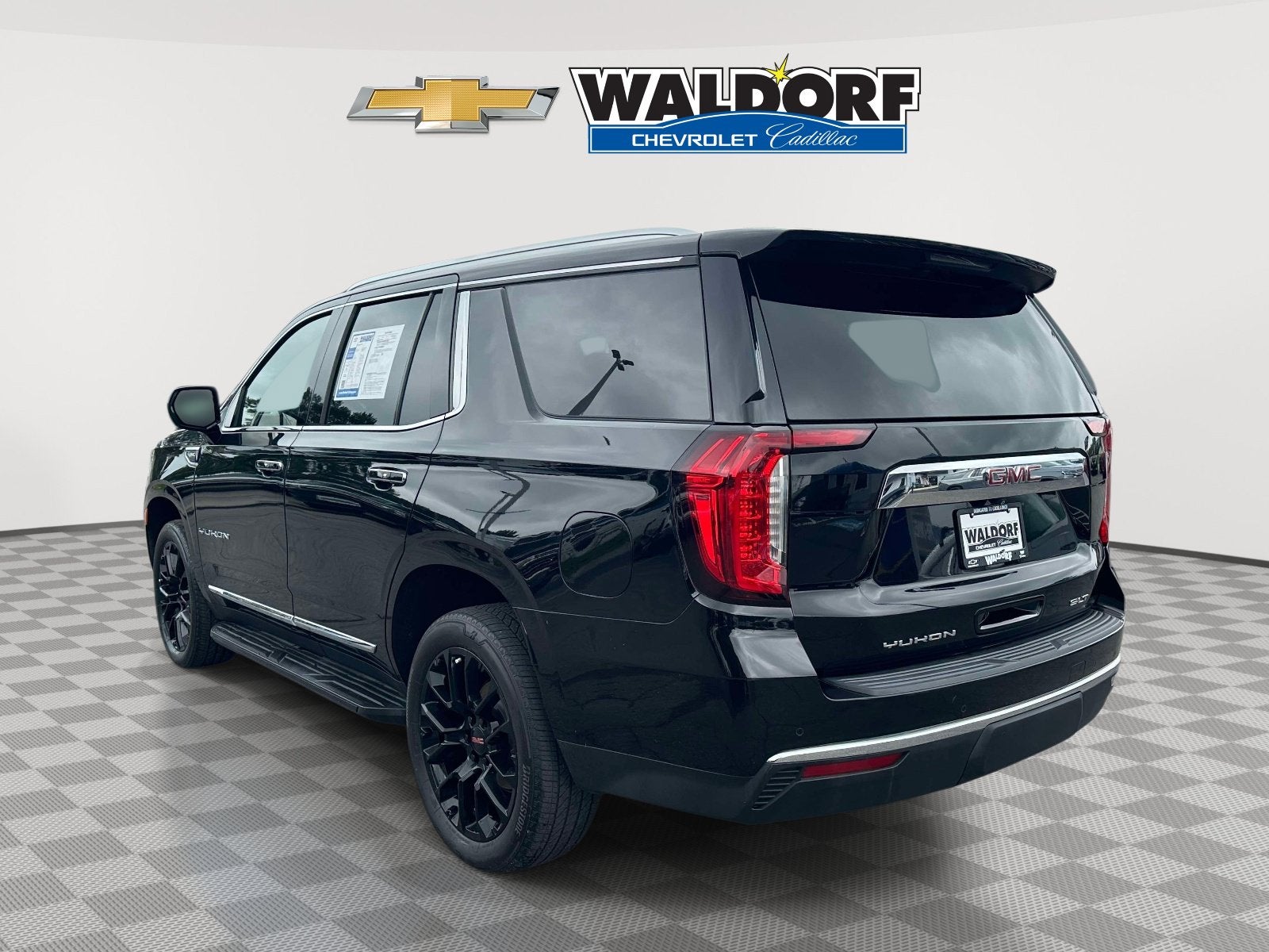 2023 GMC Yukon SLT