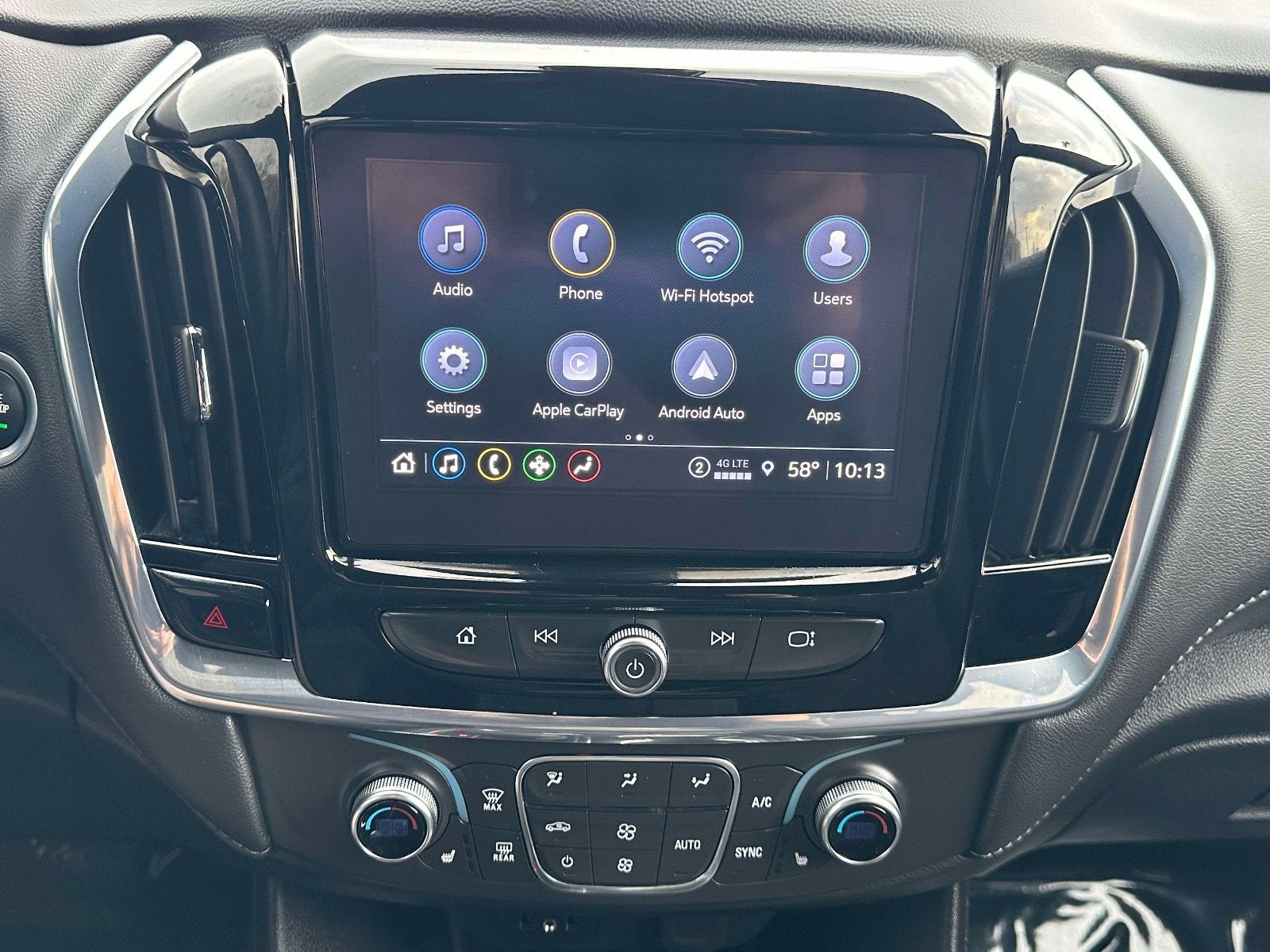 2023 Chevrolet Traverse LT Cloth